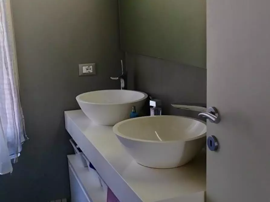 Immagine 20 di Villa in vendita  a Cascina