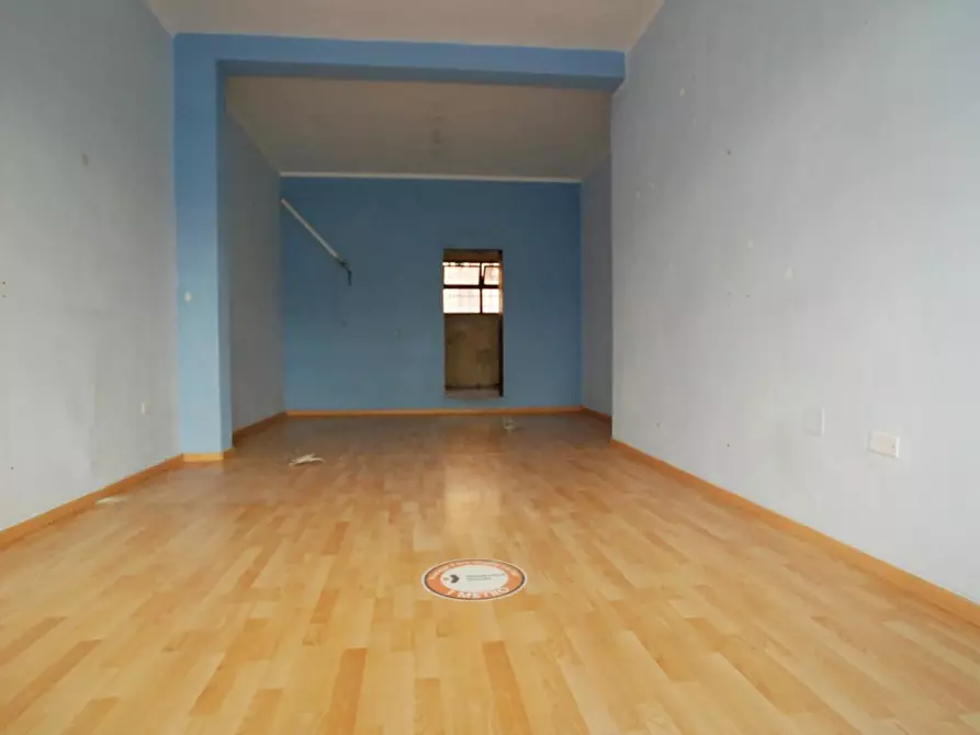 Immagine 5 di Locale commerciale in affitto  a Pontedera