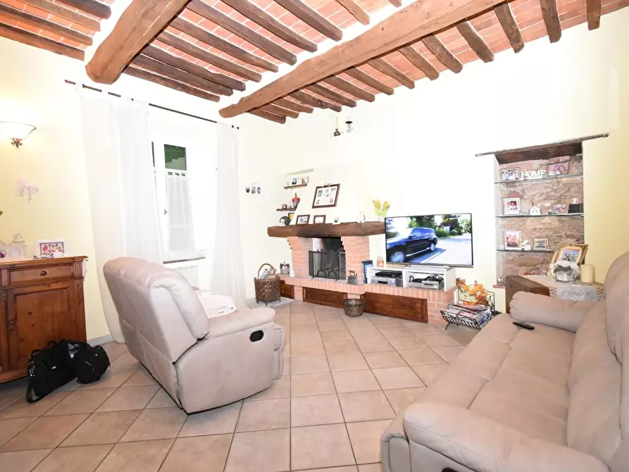 Immagine 2 di Appartamento in vendita  a Buti