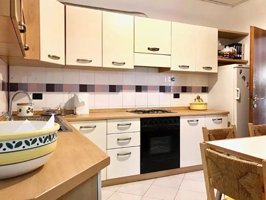 Immagine 3 di Appartamento in vendita  a Massa