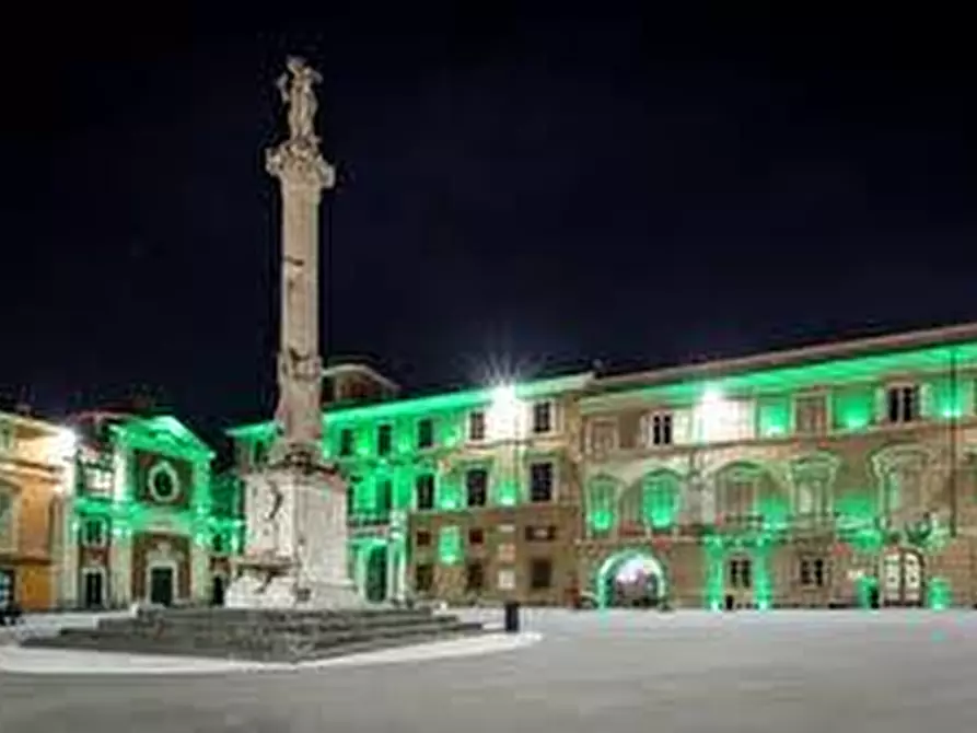 Immagine 10 di Appartamento in vendita  a Massa