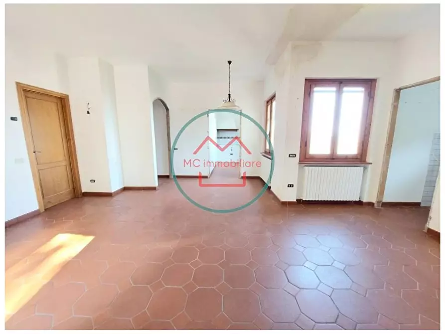 Immagine 11 di Appartamento in vendita  a Massa E Cozzile