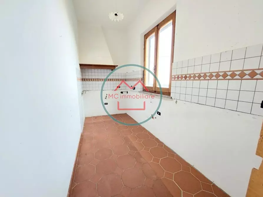 Immagine 13 di Appartamento in vendita  a Massa E Cozzile