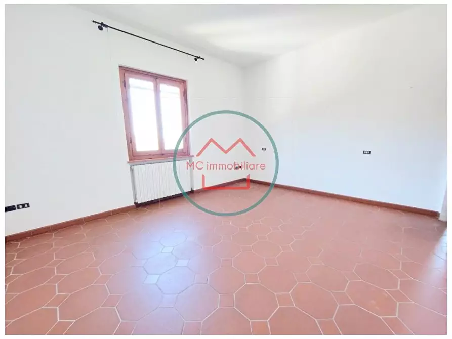 Immagine 17 di Appartamento in vendita  a Massa E Cozzile