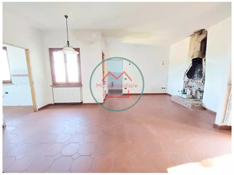 Immagine 12 di Appartamento in vendita  a Massa E Cozzile