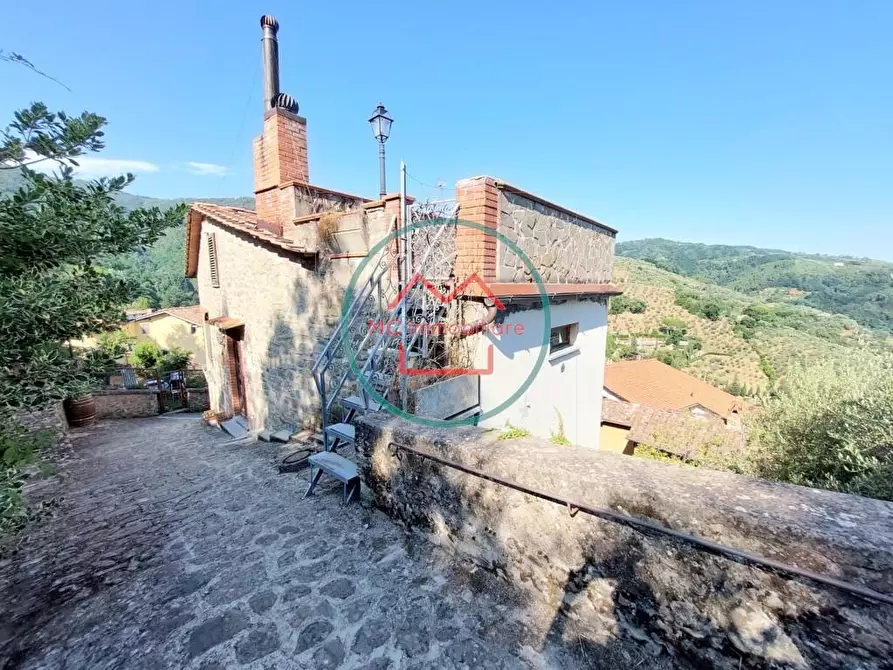 Immagine 2 di Appartamento in vendita  a Massa E Cozzile