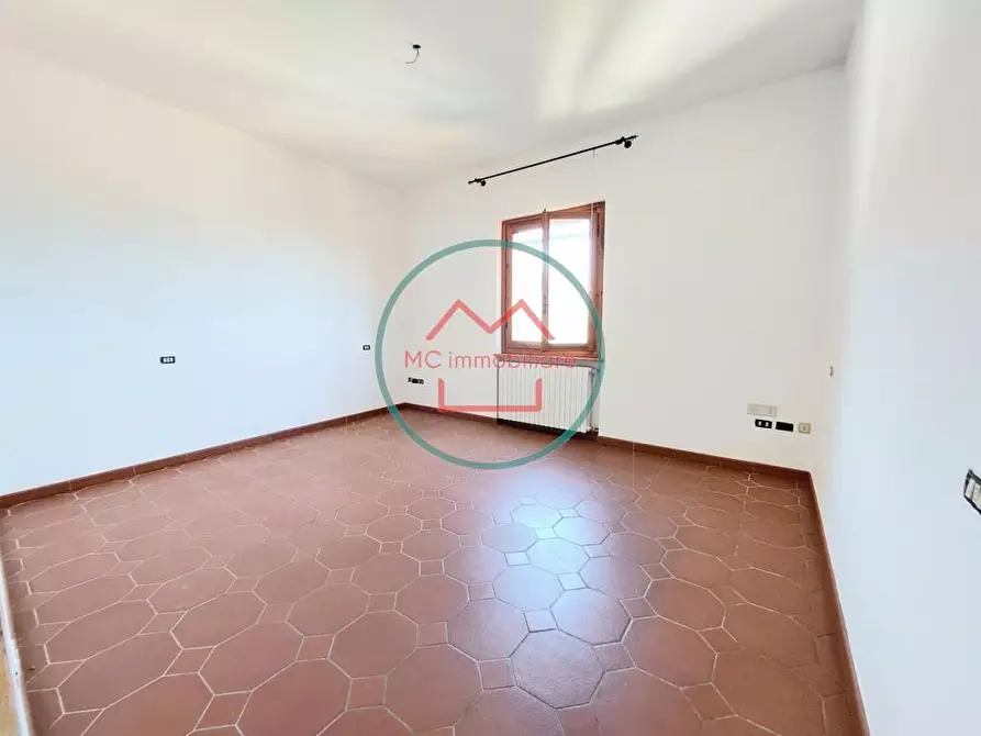 Immagine 16 di Appartamento in vendita  a Massa E Cozzile