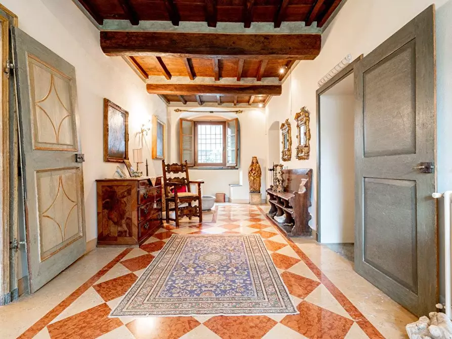 Immagine 2 di Appartamento in vendita  a Massa