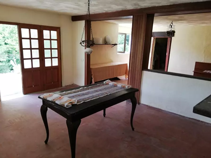 Immagine 10 di Casa indipendente in vendita  a Carrara