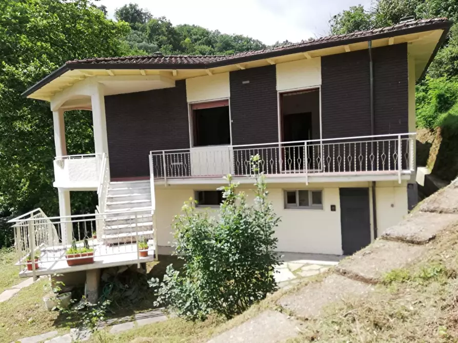 Immagine 11 di Casa indipendente in vendita  a Carrara