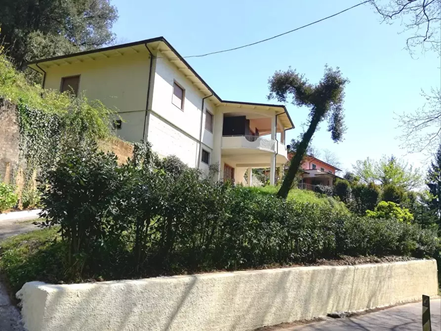 Immagine 1 di Casa indipendente in vendita  a Carrara