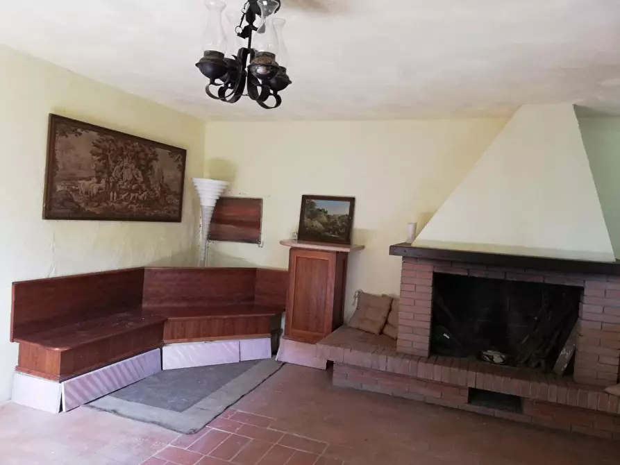 Immagine 9 di Casa indipendente in vendita  a Carrara