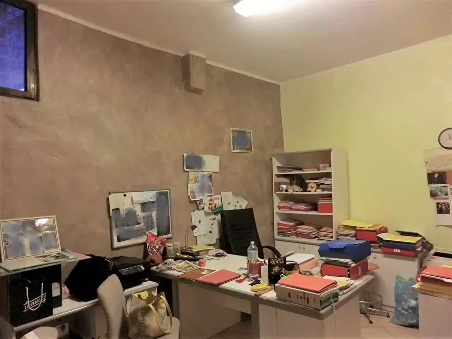 Immagine 5 di Ufficio in vendita  a Lucca