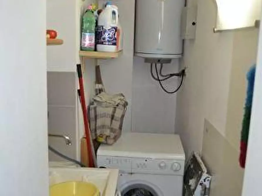 Immagine 12 di Appartamento in vendita  a Viareggio