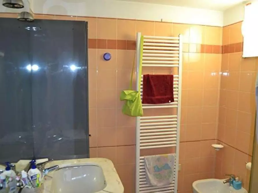 Immagine 14 di Appartamento in vendita  a Viareggio