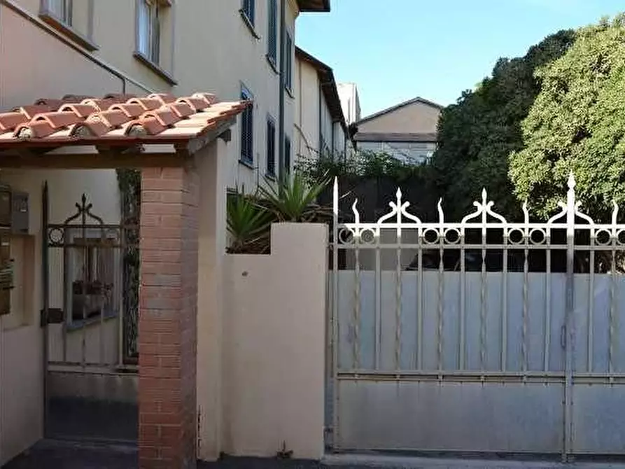 Immagine 8 di Appartamento in vendita  a Viareggio