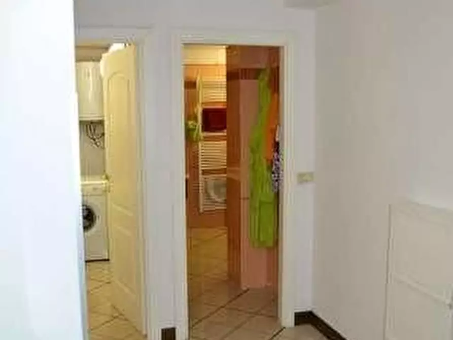 Immagine 9 di Appartamento in vendita  a Viareggio