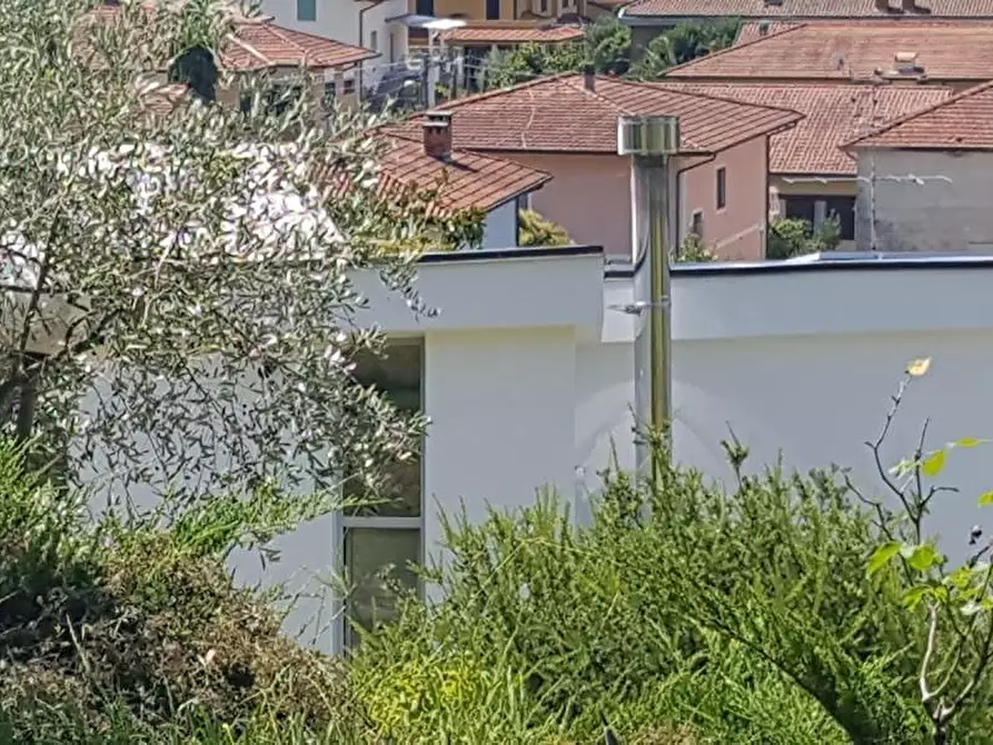 Immagine 11 di Villa in vendita  a Carrara