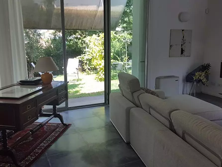 Immagine 5 di Villa in vendita  a Carrara