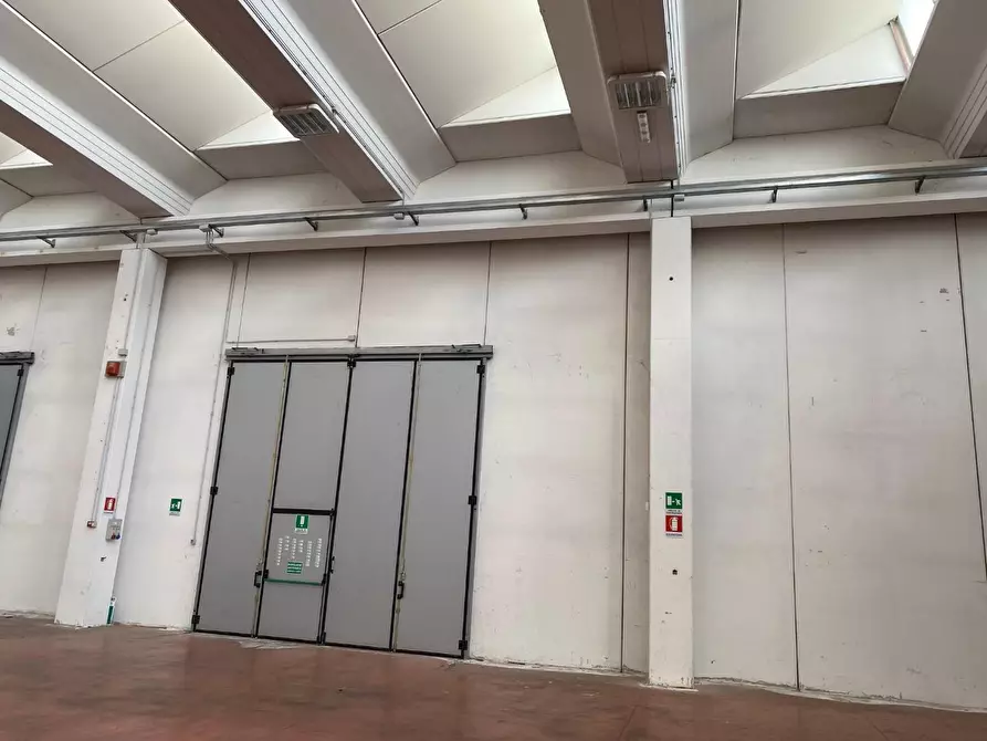 Immagine 2 di Capannone industriale in affitto  a Figline E Incisa Valdarno