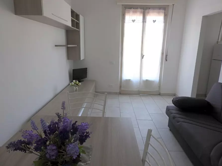Immagine 2 di Appartamento in affitto  a Cecina