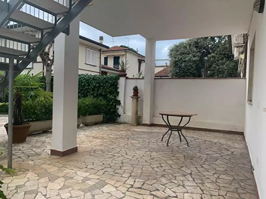 Immagine 2 di Appartamento in affitto  a Camaiore