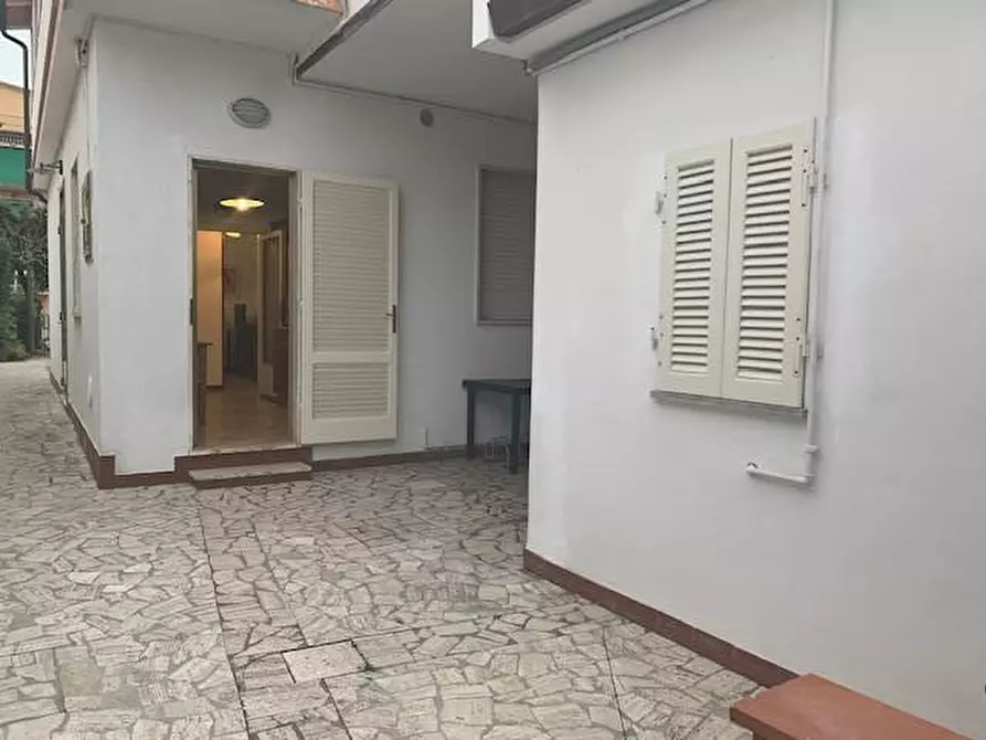 Immagine 9 di Appartamento in affitto  a Camaiore