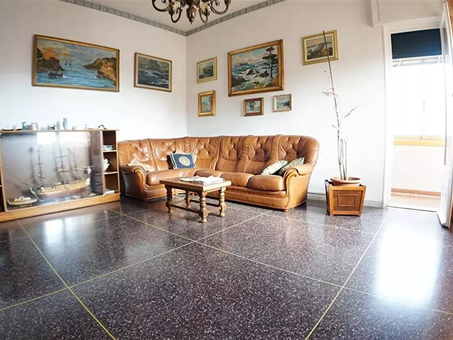 Immagine 3 di Appartamento in vendita  a Massa