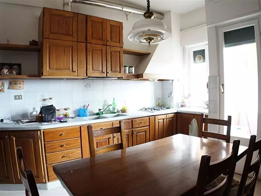 Immagine 6 di Appartamento in vendita  a Massa