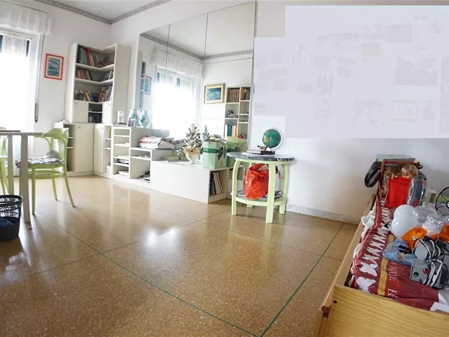 Immagine 4 di Appartamento in vendita  a Massa