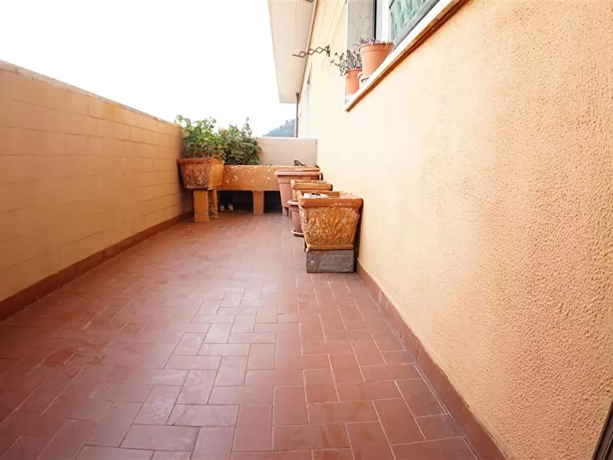 Immagine 9 di Appartamento in vendita  a Massa