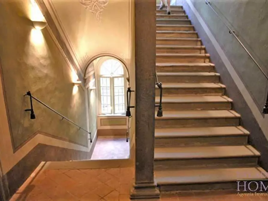 Immagine 5 di Appartamento in vendita  a Lucca