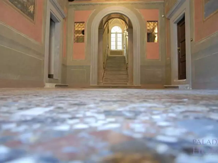 Immagine 3 di Appartamento in vendita  a Lucca