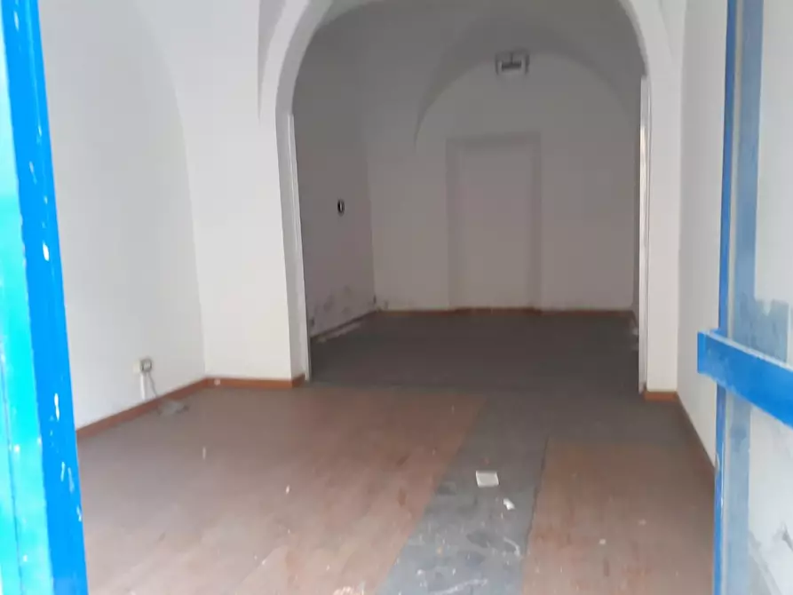 Immagine 11 di Locale commerciale in vendita  a Pontedera