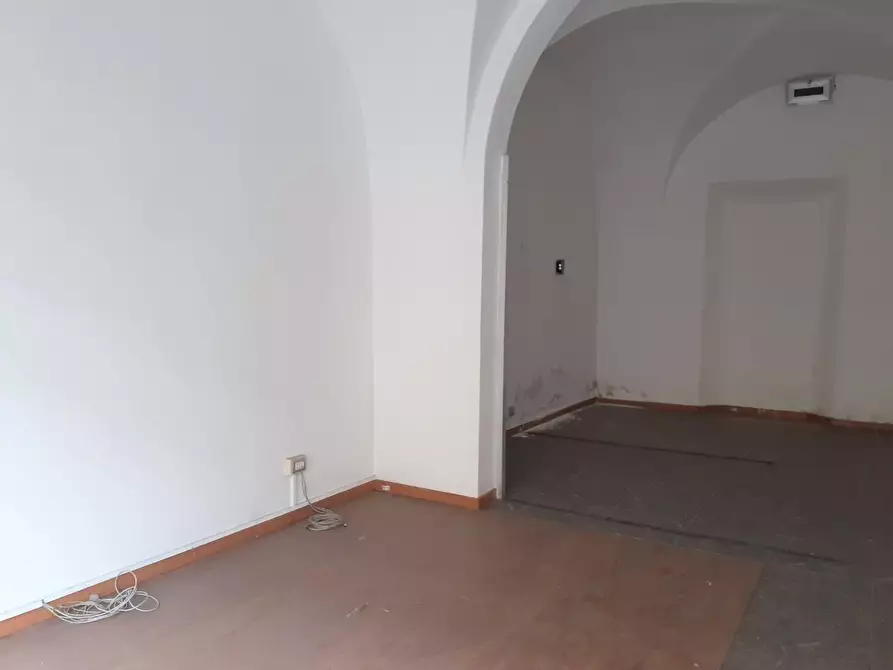 Immagine 5 di Locale commerciale in vendita  a Pontedera