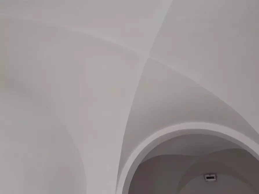 Immagine 4 di Locale commerciale in vendita  a Pontedera