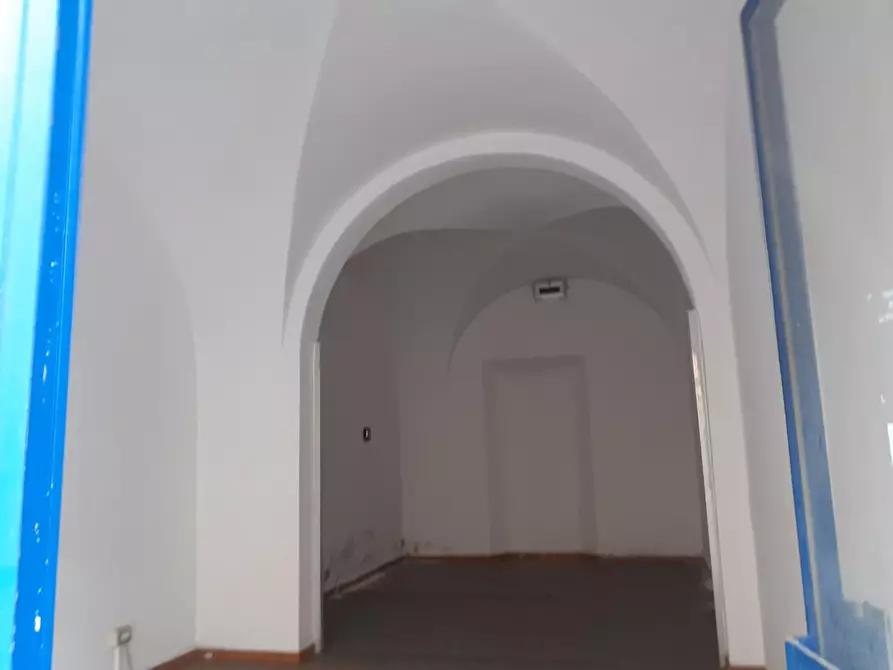 Immagine 12 di Locale commerciale in vendita  a Pontedera