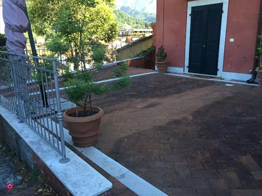 Immagine 2 di Porzione di casa in vendita  a Carrara