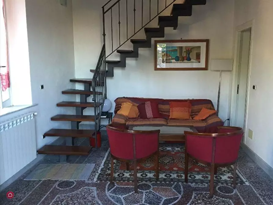 Immagine 4 di Porzione di casa in vendita  a Carrara