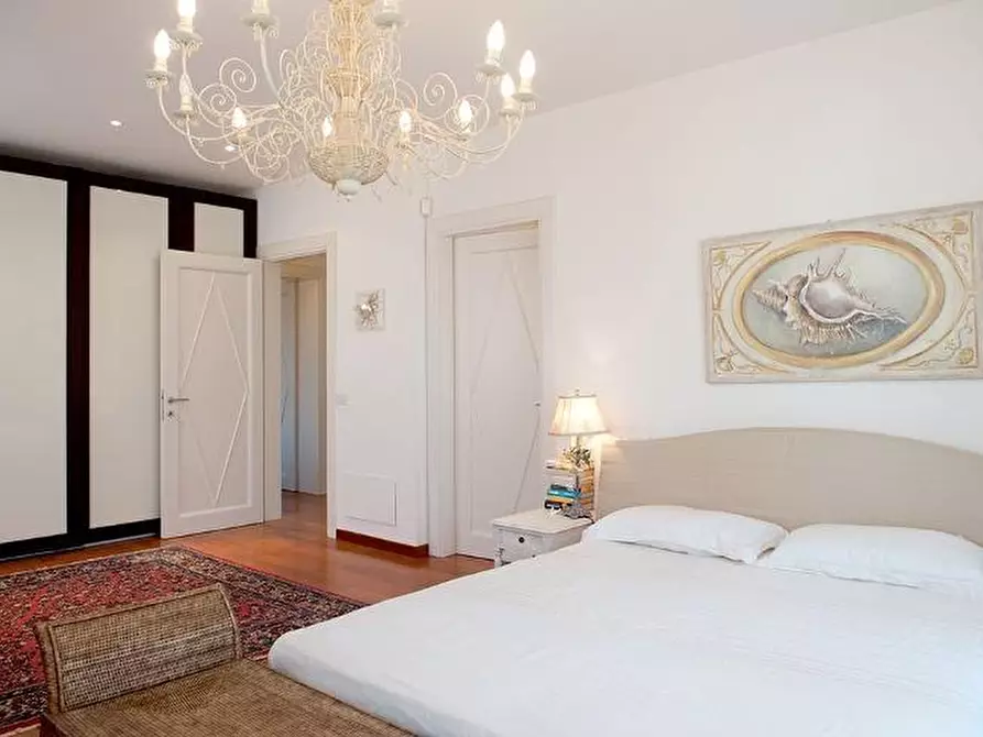 Immagine 36 di Villa in affitto  a Forte Dei Marmi