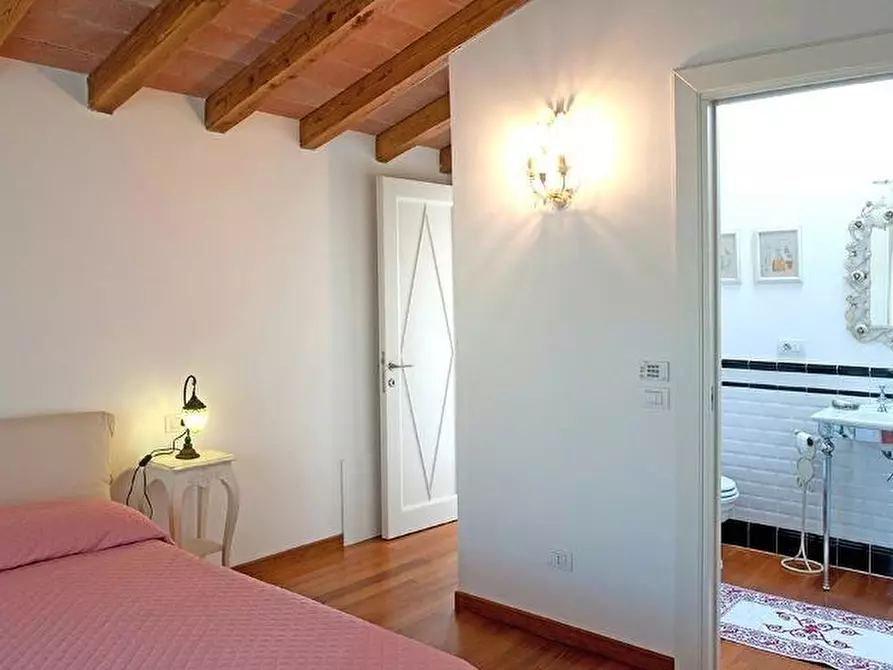 Immagine 11 di Villa in affitto  a Forte Dei Marmi