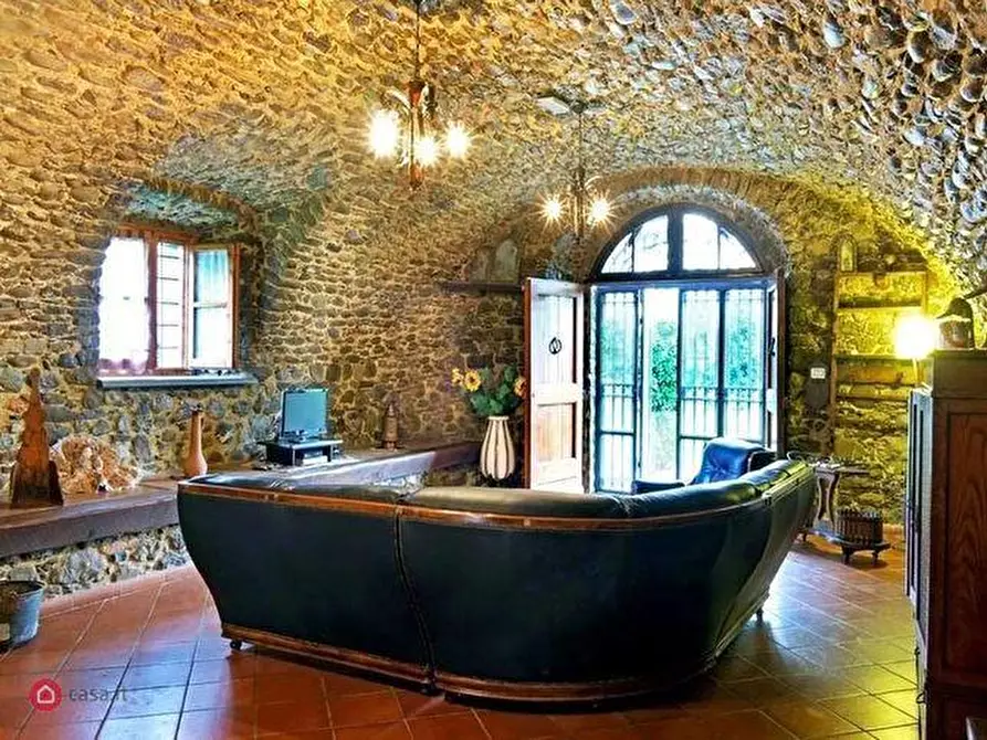 Immagine 12 di Casa colonica in vendita  a Villafranca In Lunigiana