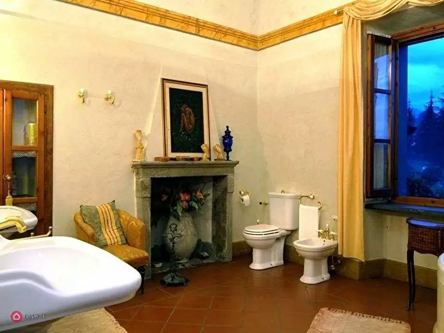 Immagine 30 di Casa colonica in vendita  a Villafranca In Lunigiana