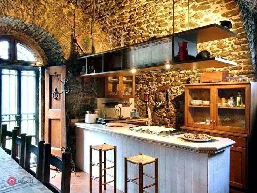 Immagine 17 di Casa colonica in vendita  a Villafranca In Lunigiana