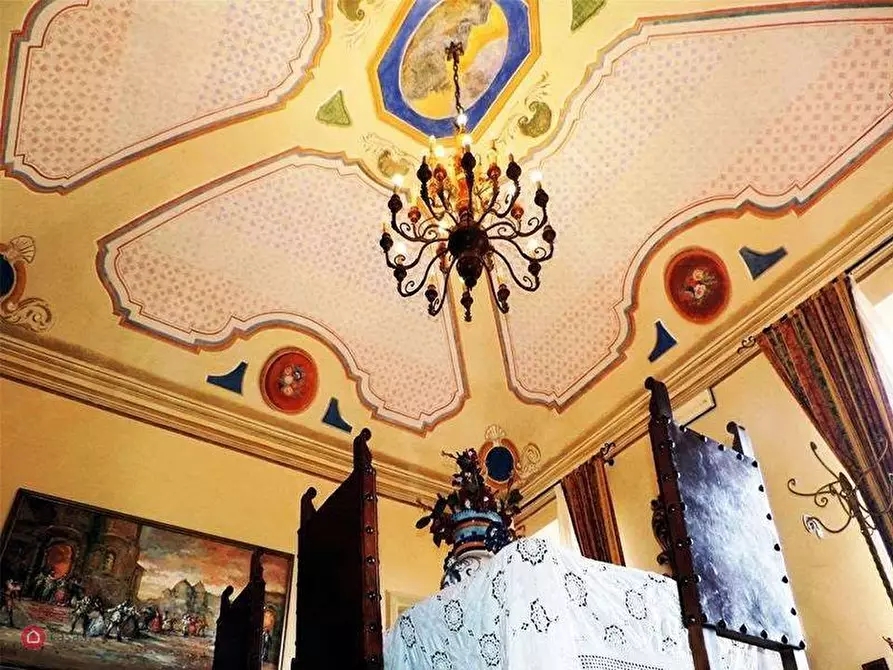 Immagine 26 di Casa colonica in vendita  a Villafranca In Lunigiana