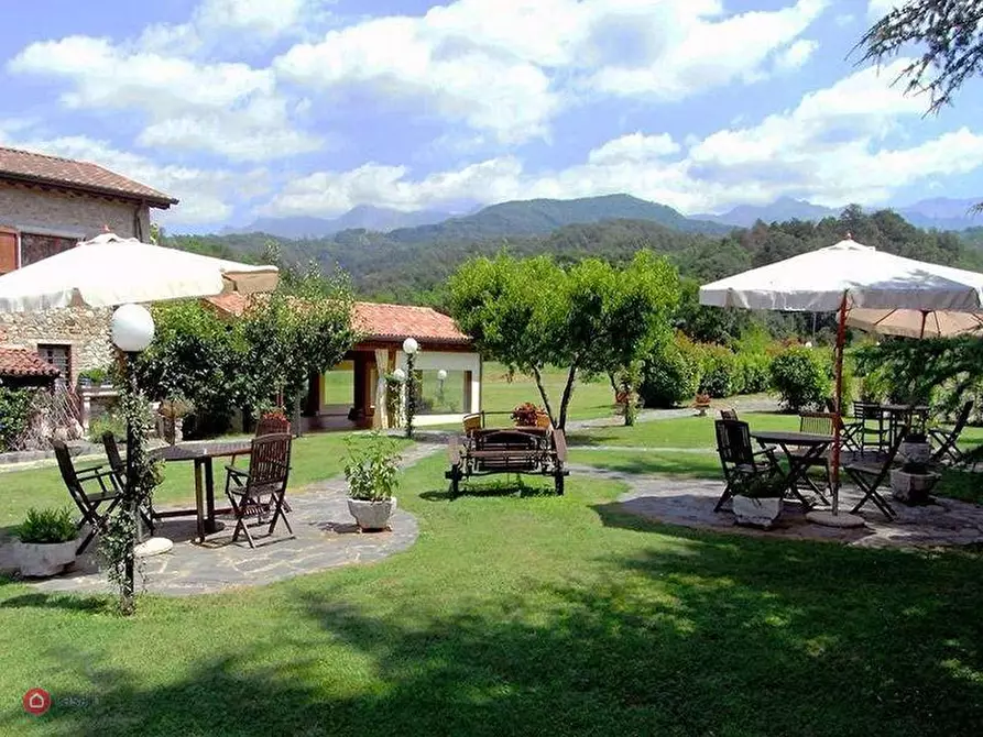 Immagine 5 di Casa colonica in vendita  a Villafranca In Lunigiana