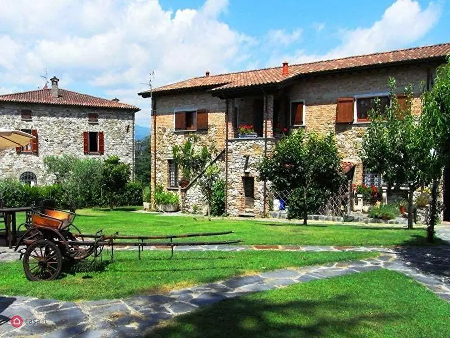 Immagine 3 di Casa colonica in vendita  a Villafranca In Lunigiana
