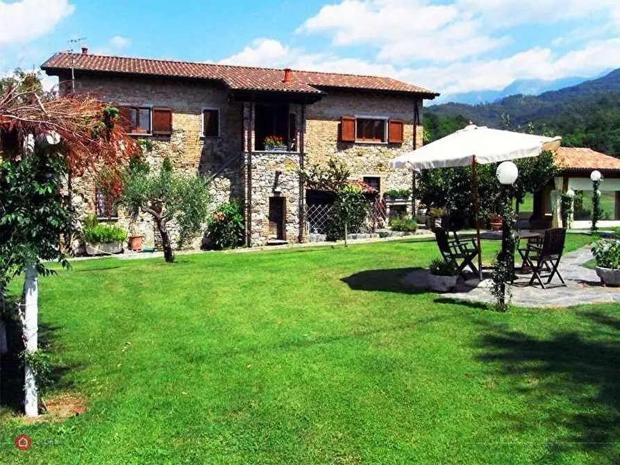 Immagine 4 di Casa colonica in vendita  a Villafranca In Lunigiana