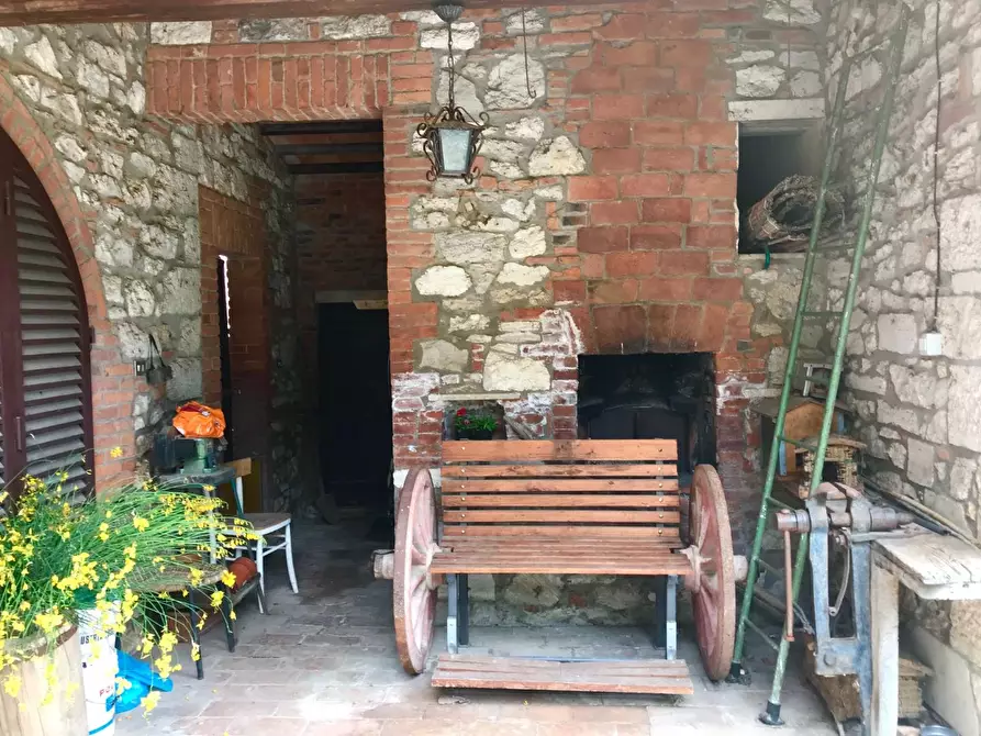 Immagine 9 di Villa in vendita  a Asciano