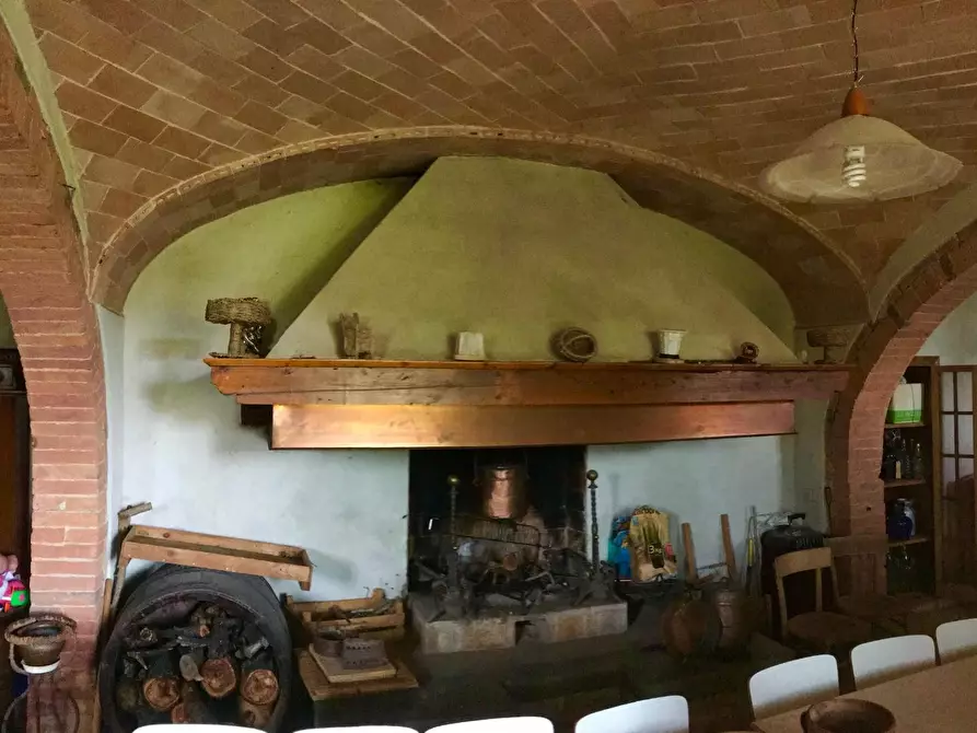 Immagine 7 di Villa in vendita  a Asciano